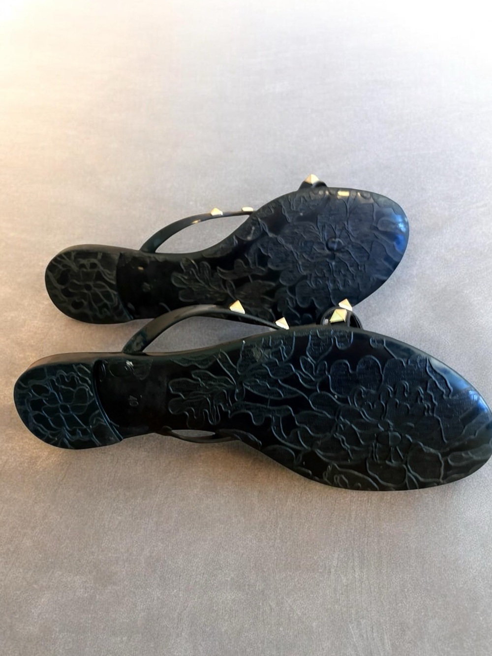 Olivia Miller Black Jelly Bow Sandals with Gold Studs Sz 40 fits 8.5 - Picture 2 of 6